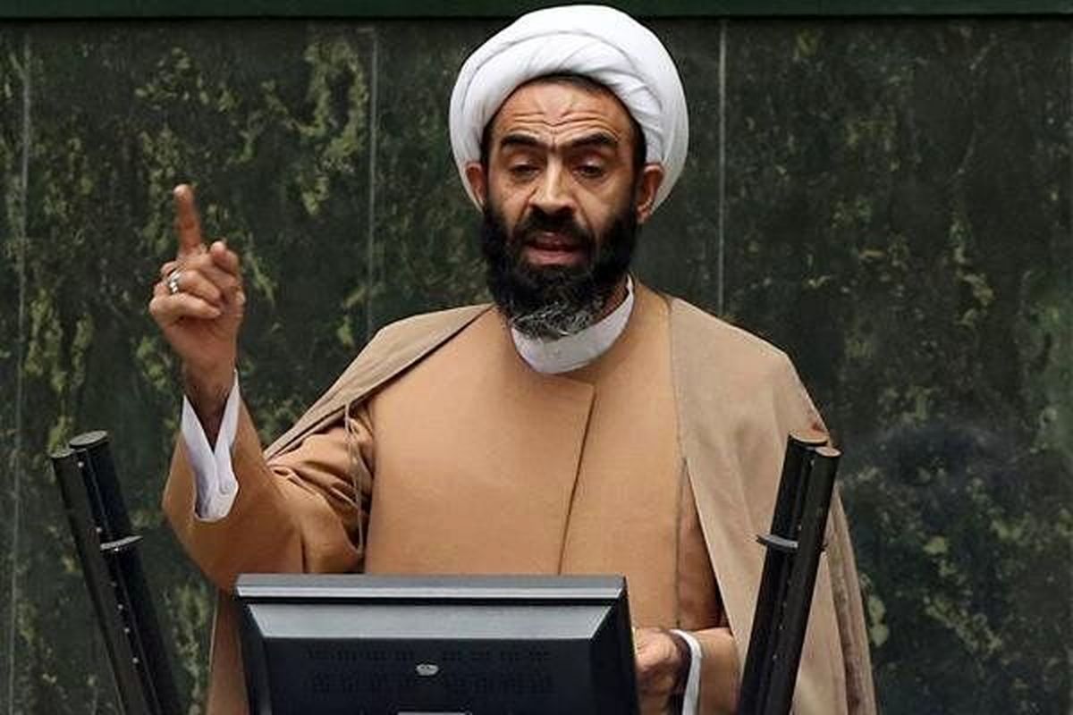 عصبانیت یک نماینده از هجوم اتباع خارجی به مدارس