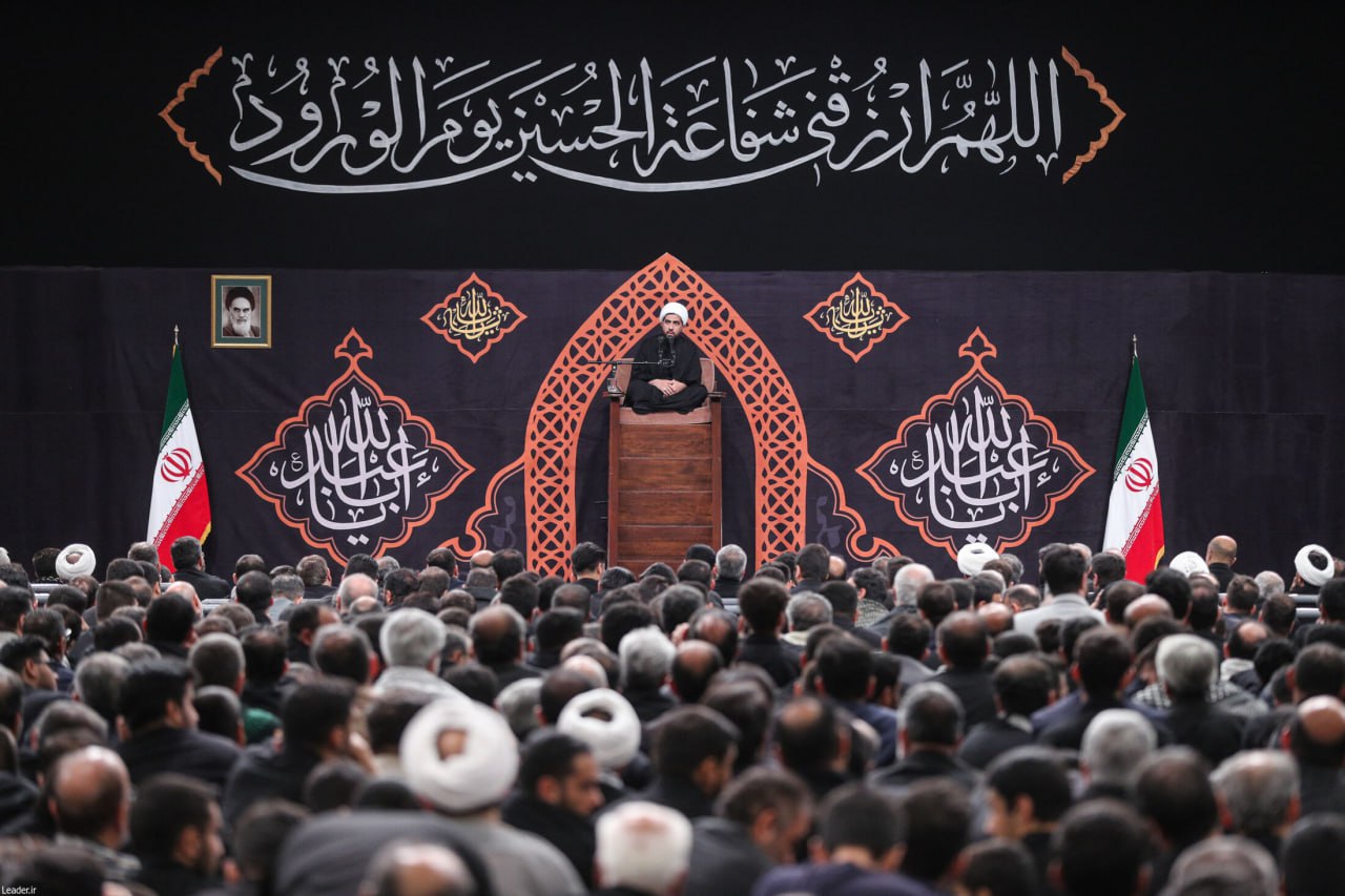 در مراسم عزاداری بیت رهبری چه کسانی بودند؟ 