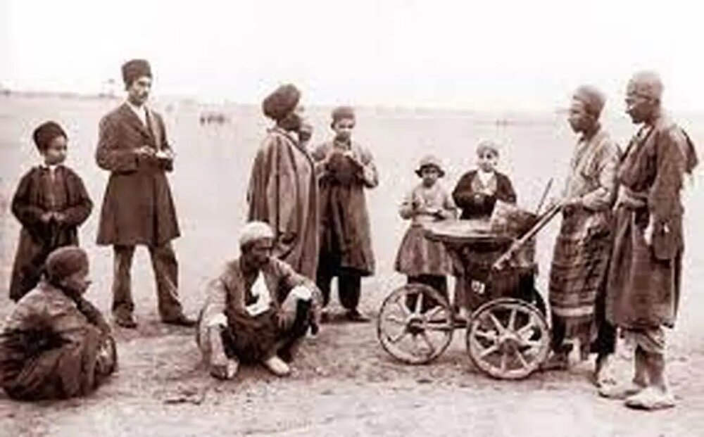 مدل موی عجیب مردان در دوران قاجار +عکس