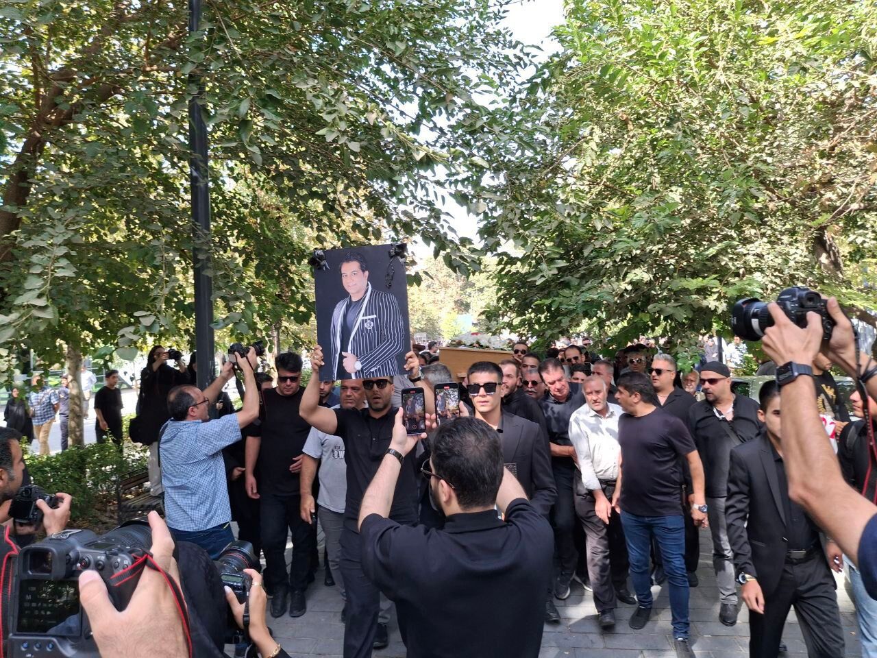 پیکر امید جهان تشییع شد + عکس