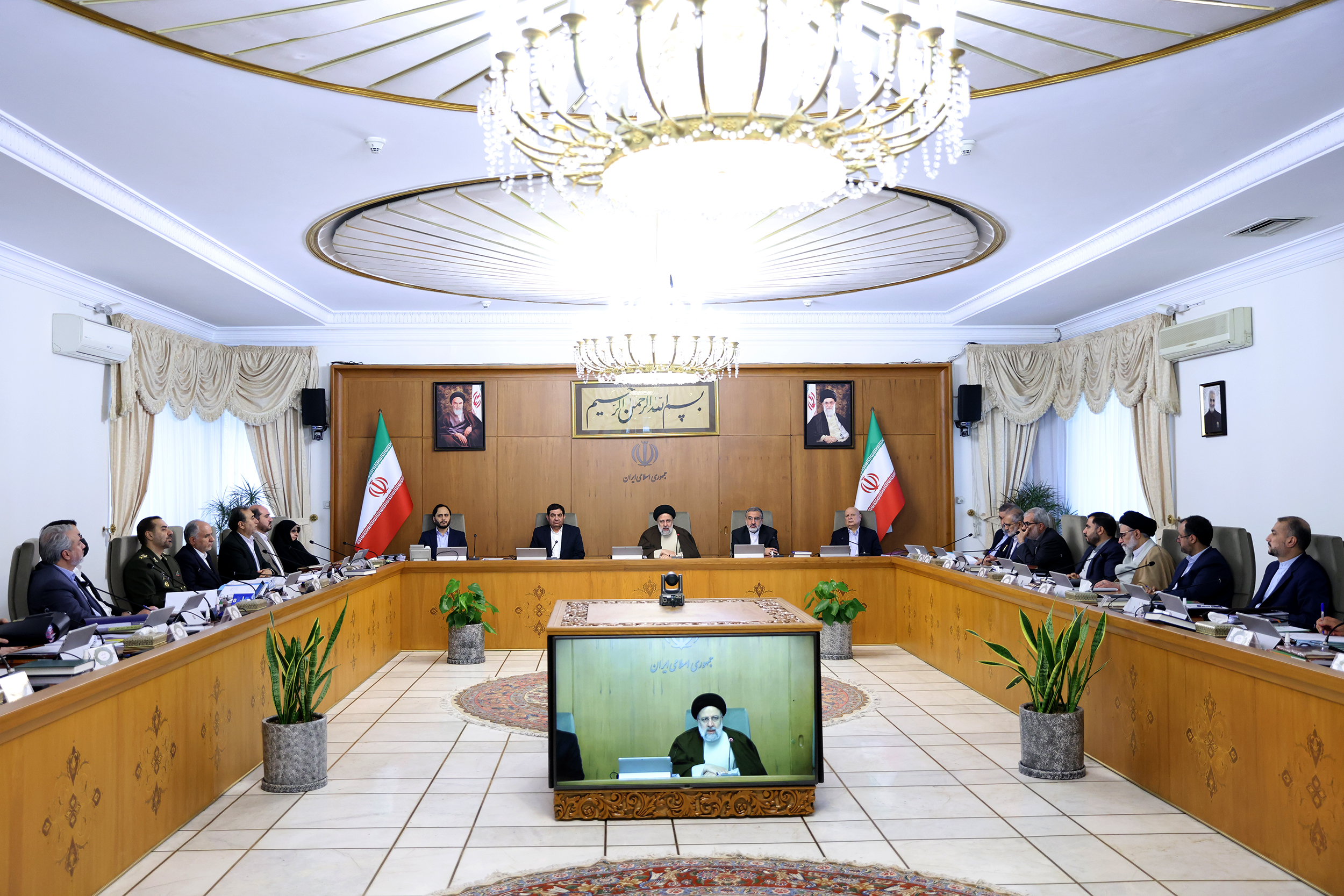 انتقاد رئیسی از  اجرای نادرست  رتبه‌بندی معلمان  /دستور دوباره درباره  نحوه پرداخت حقوق فرهنگیان 