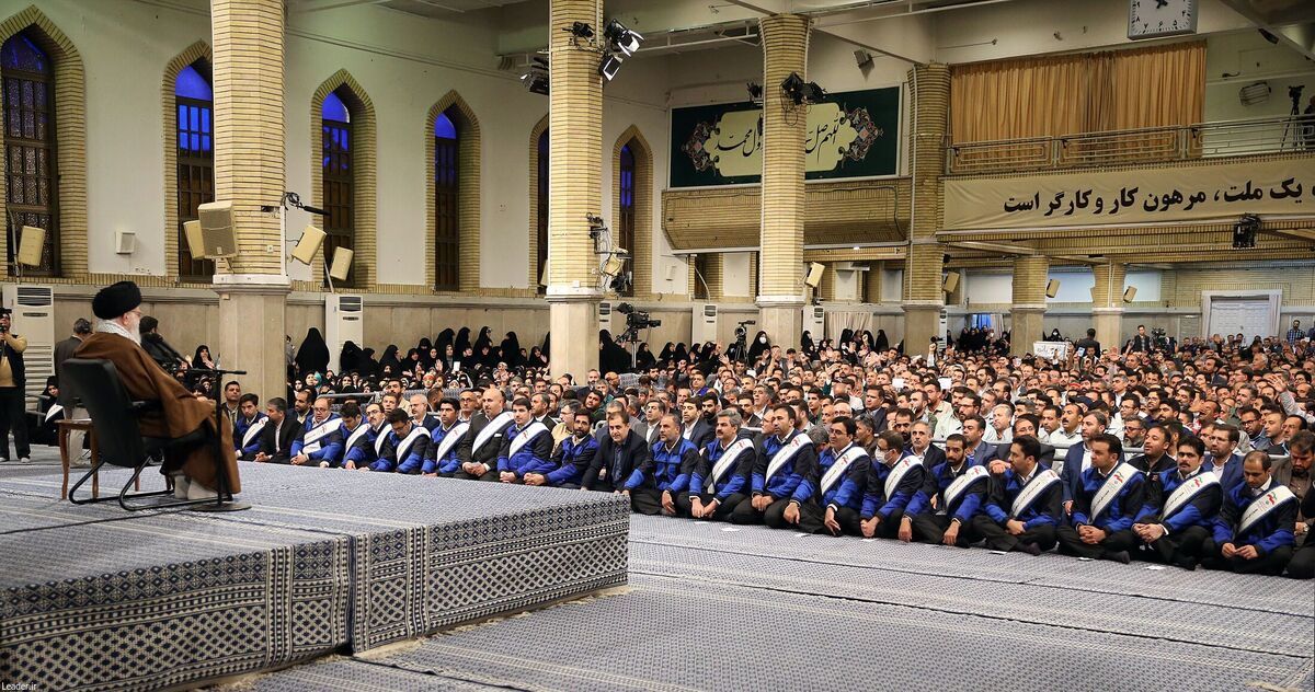 رهبر انقلاب:تحریمها ملت ایران را از پا در نمیآورد