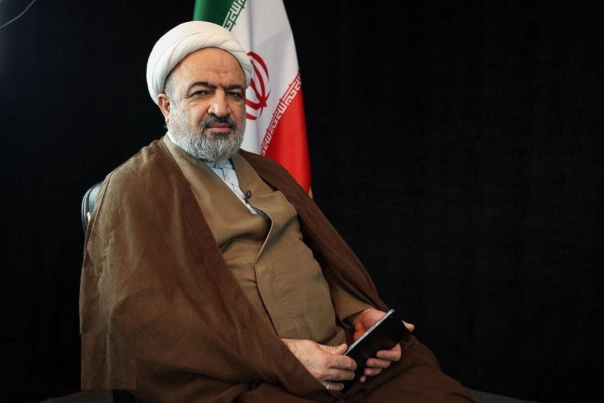 واکنش تند حمید رسایی به تعطیلی مجلس