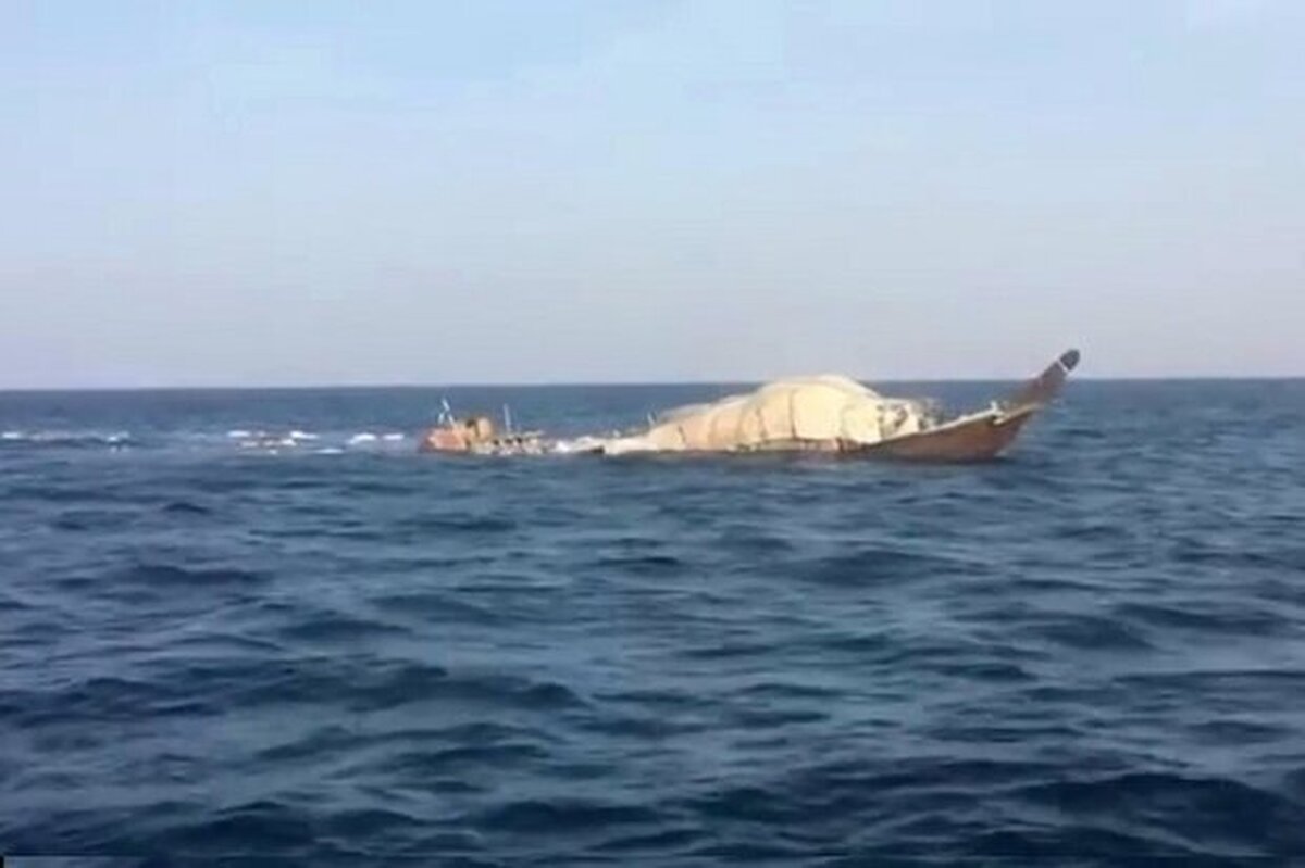 یک فروند لنج در دریای عمان غرق شد