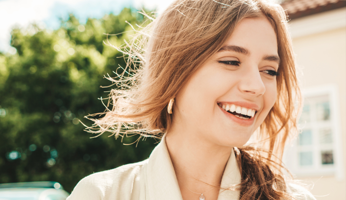 چگونه لبخندی زیبا داشته باشیم؟ از نکات بهداشتی تا درمان
