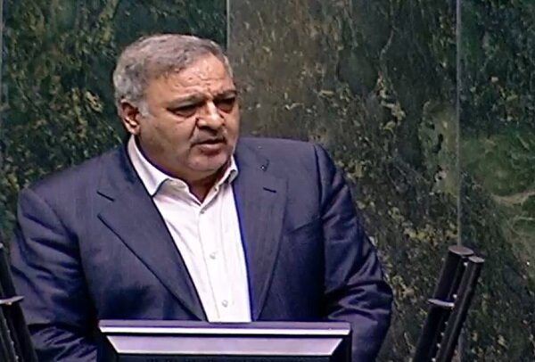 درخواست یک نماینده مجلس از وزیر آموزش و پرورش برای معلمان و فرهنگیان 