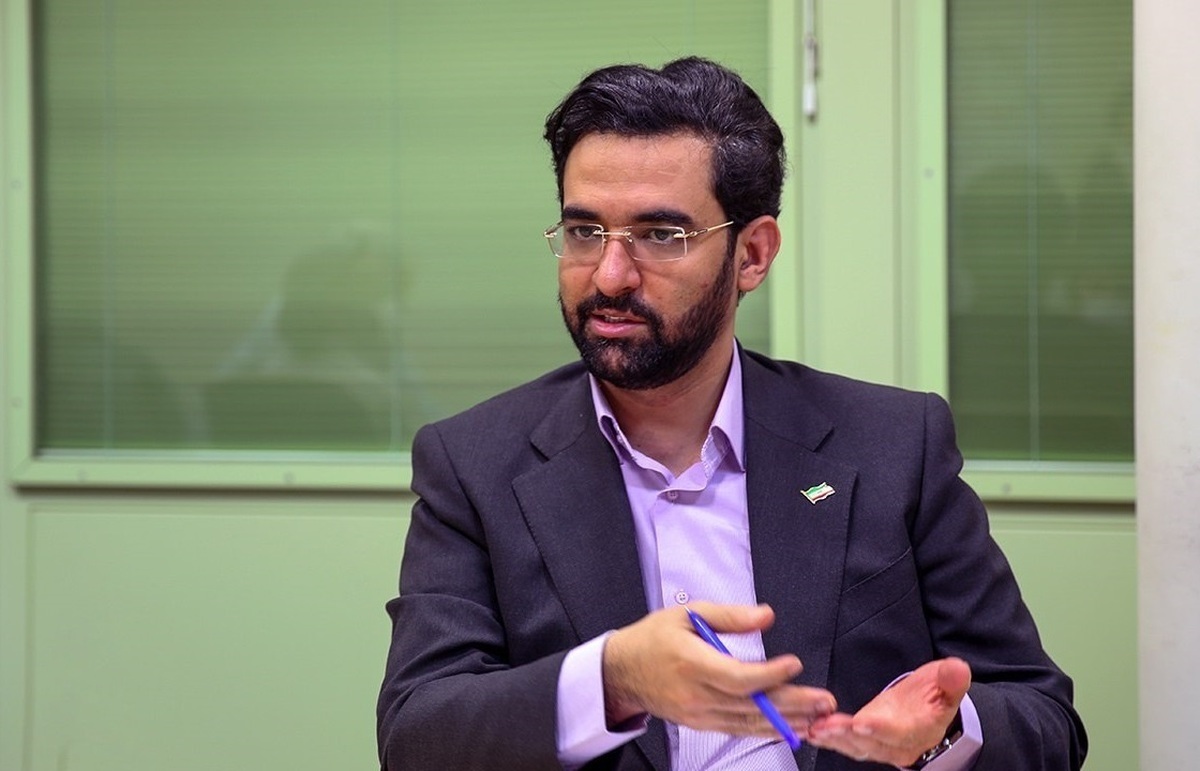 انتقاد دوباره آذری جهرمی از اختلال در جی پی اس