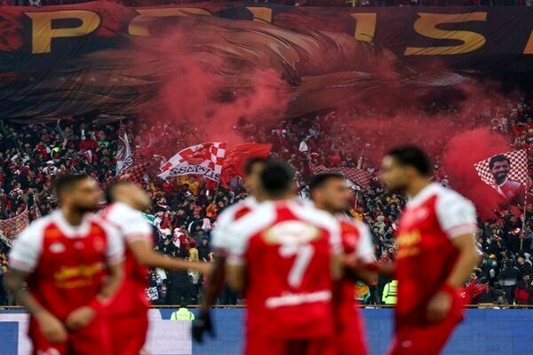 برتری یک گله پرسپولیس برابر فولاد در نیمه نخست