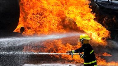 آتش سوزی در شهرک خاتم کرج + فیلم