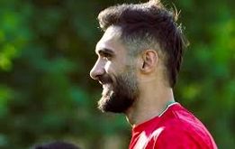 استقلال گزینه طلایی پرسپولیس را روی هوا زد/ امروز برایت پول واریز می کنیم