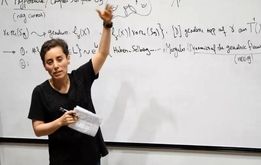 ببینید / عکس مریم میرزا خانی ۳۰ سال پیش در روزنامه‌های ایران
