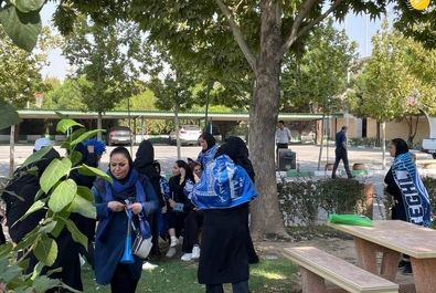 حضور زنان در ورزشگاه آزادی پیش از بازی استقلال و مس