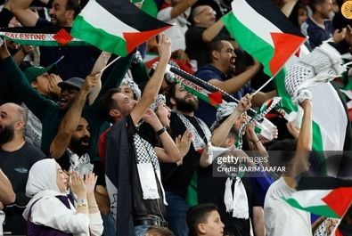 هواداران تیم فوتبال فلسطین در دیدار مقابل ایران