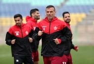 سیدجلال حسینی سرمربی پرسپولیس ؛ کریم باقری دستیار؛ تمام
