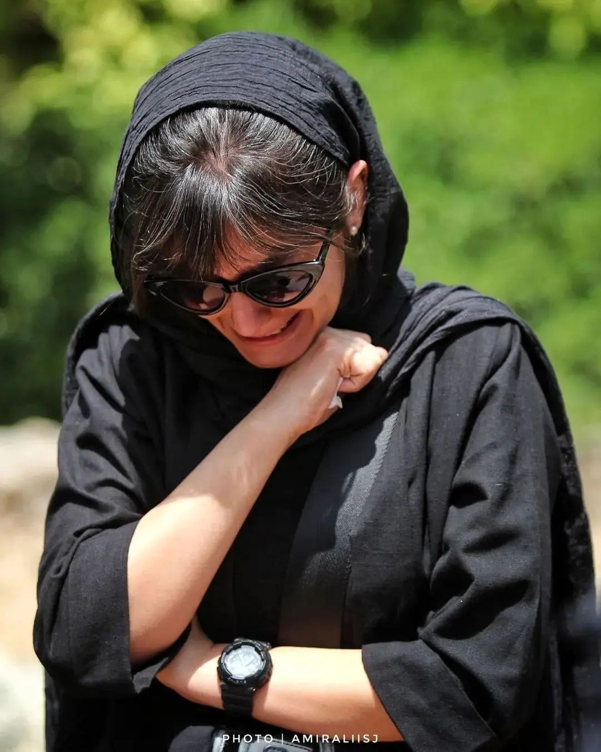 تشییع پیکر رضا حداد؛ کشف حجاب پانته‌آ بهرام، عکس خاص آزاده صمدی و اشک‌های پردیس احمدیه /تصاویر


