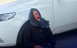 التماس مادر قاتل به مادر الهه حسین نژاد مقابل دادگاه + فیلم